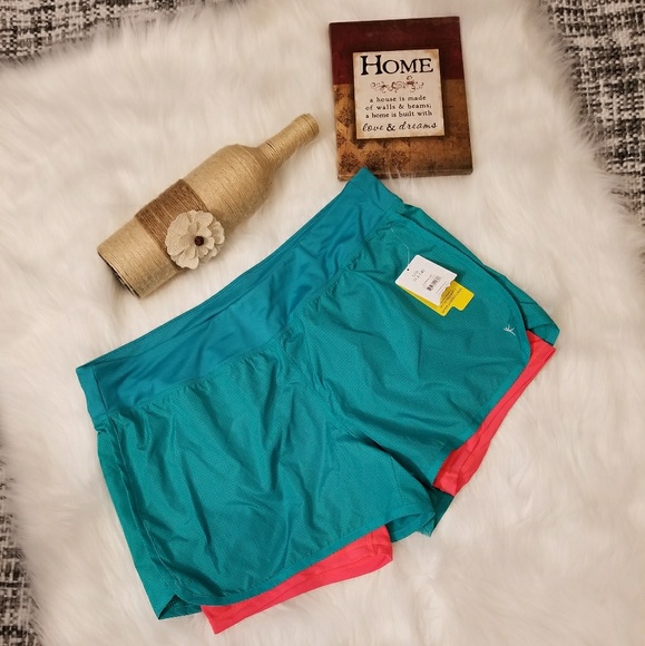 Danskin Pants - 🌻🌺🌻NWT DANSKIN SHORTS!!